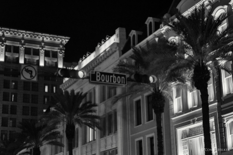 Straßenschild. Bourbon Street, New Orleans, Louisiana, USA in s/w, b/w